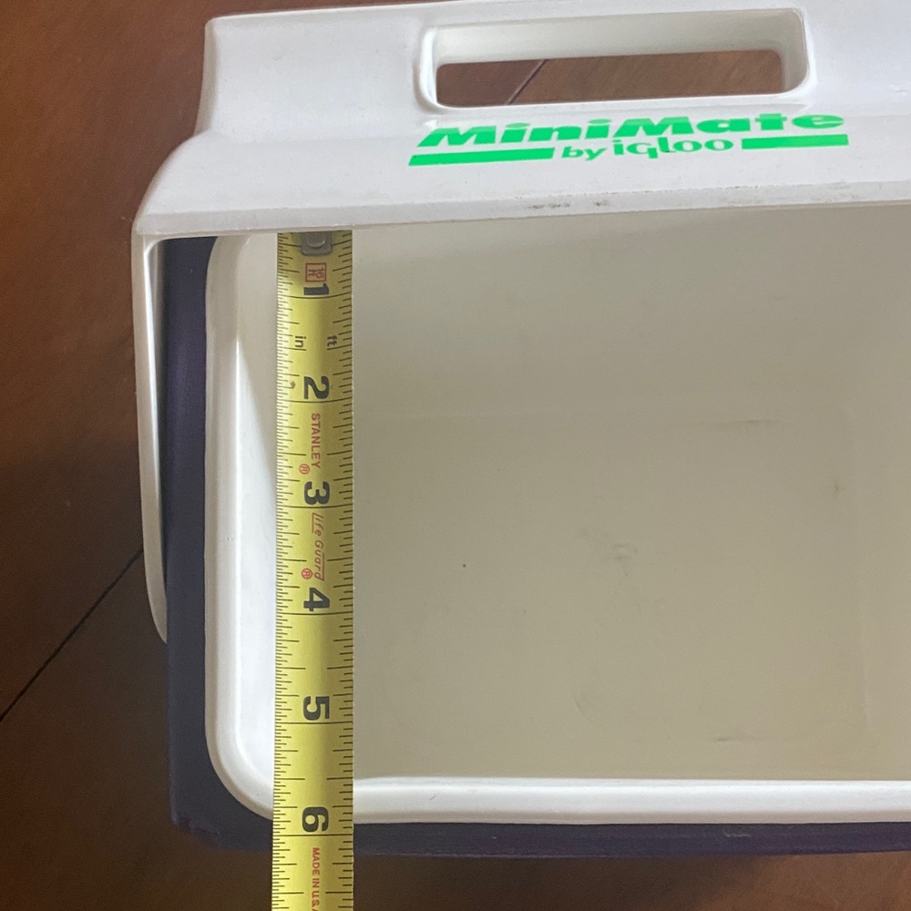 Igloo MiniMate Cooler in Purple and White - Picture 6 of 6